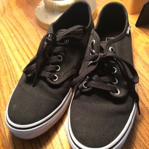 Women’s Vans low cut braided design
